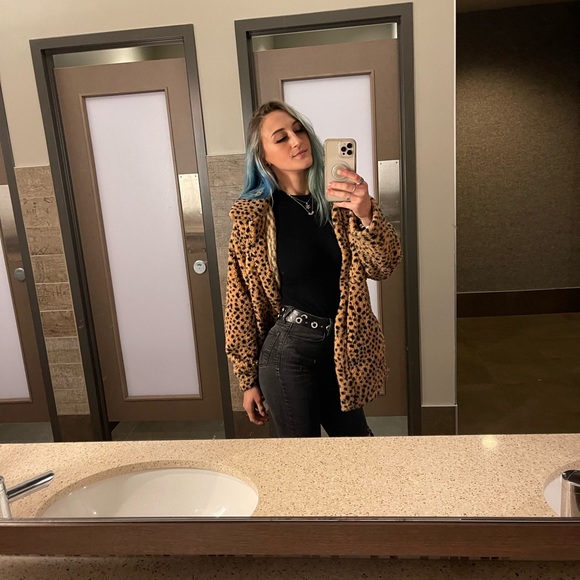 Meet your Posher, Lily - Picture 5 of 15